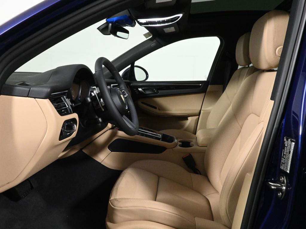 Thumbnail: 2025 Porsche Macan - 5
