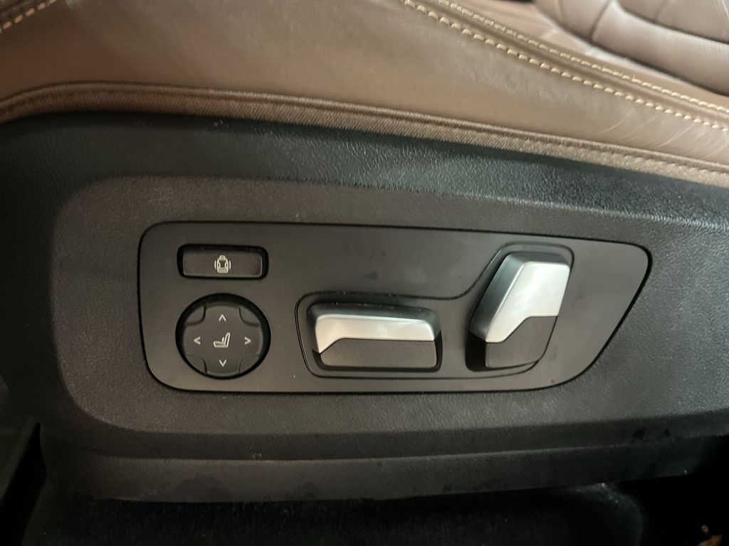 Thumbnail: 2023 BMW X5 - 12