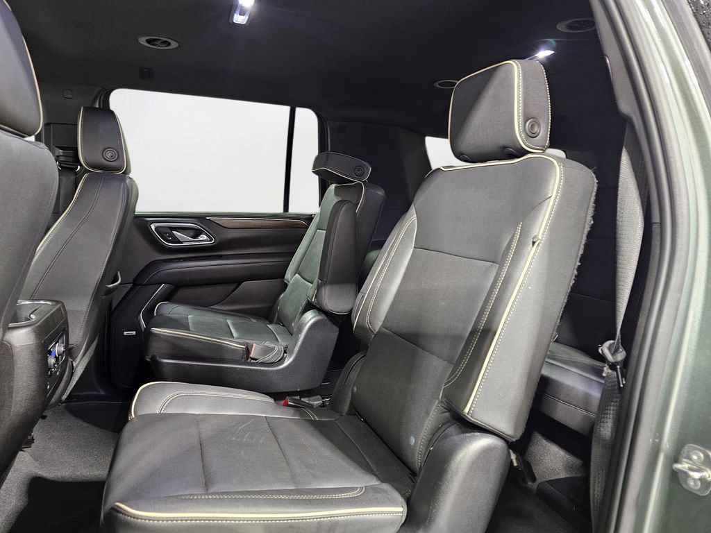 Used 2023  Chevrolet Premier image 15