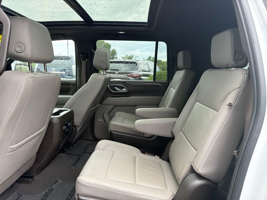 Used 2024 White Chevrolet Z71 image 16