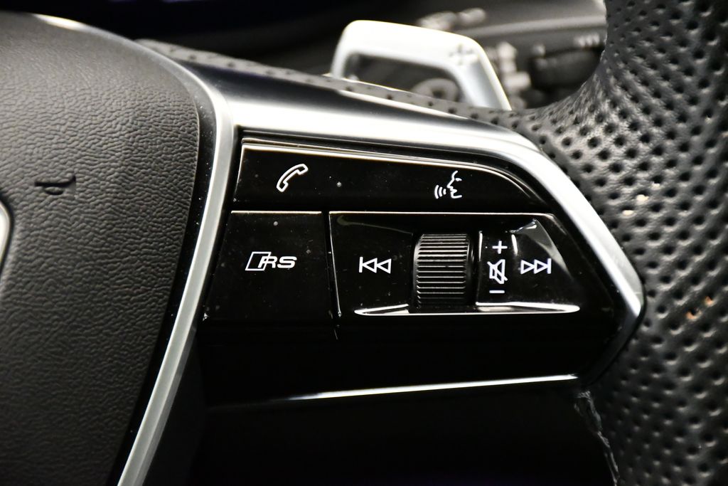Thumbnail: 2024 Audi RS 6 - 23