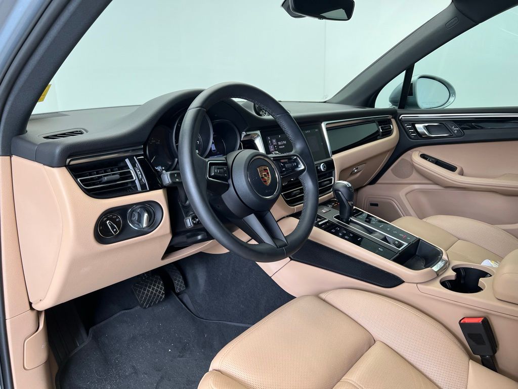 Thumbnail: 2024 Porsche Macan - 4