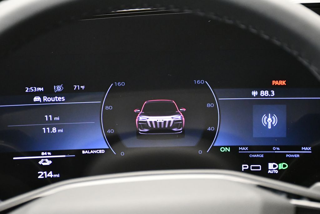 Thumbnail: 2025 Audi Q6 e-tron - 24