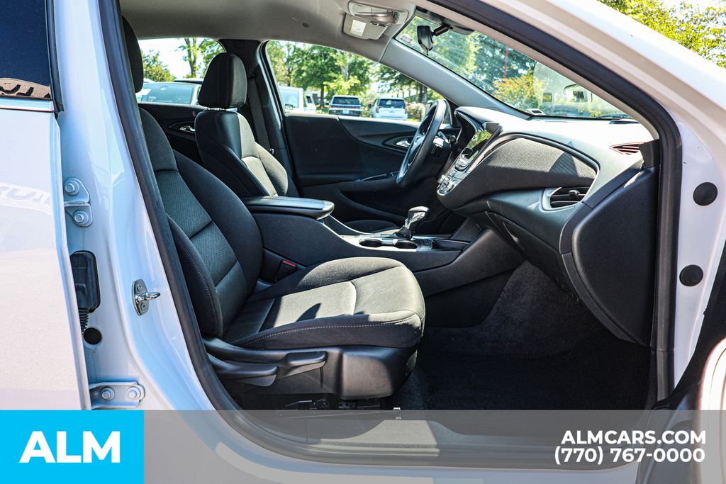 Used 2024 White Chevrolet LT image 21