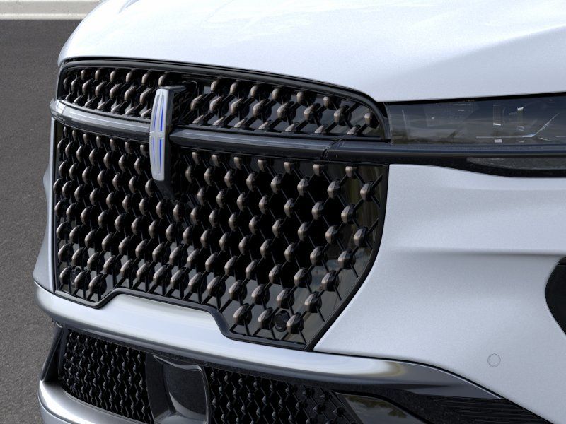 New 2026 White Platinum Metallic Tri-Coat Lincoln Black Label image 17