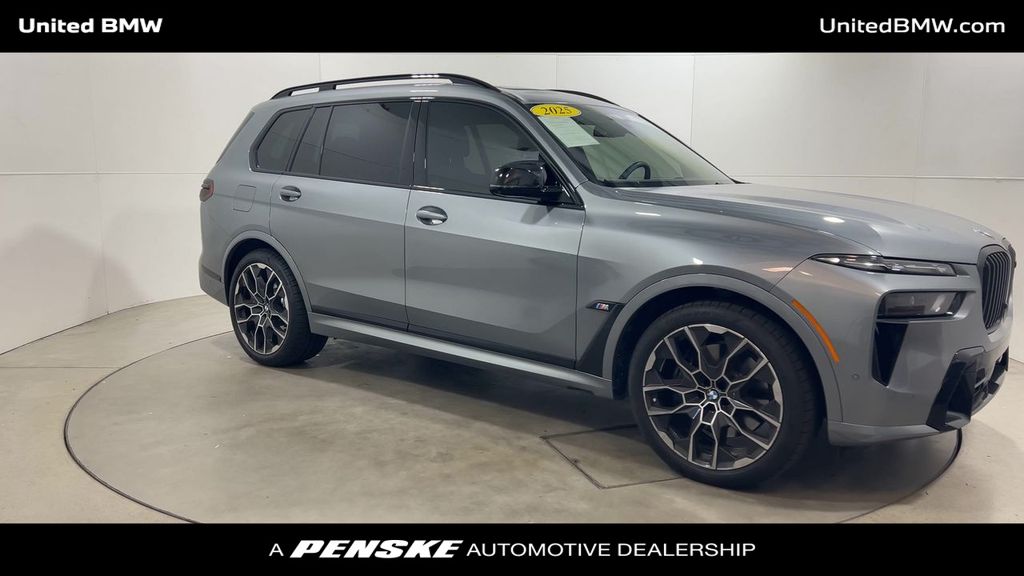 2025 BMW X7 M60i 2