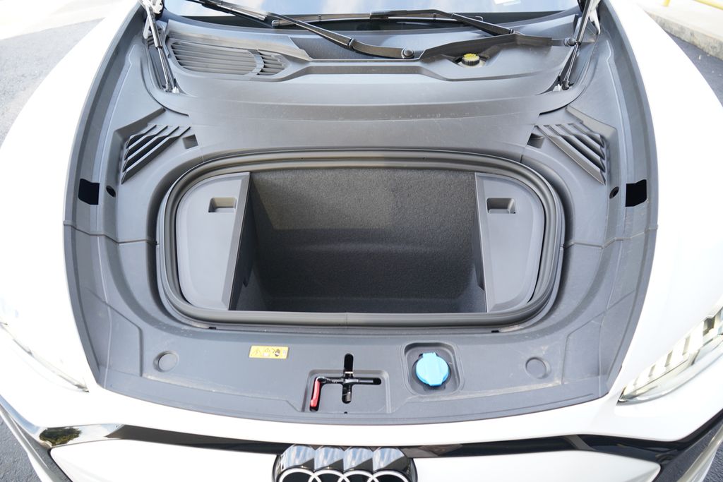 2025 Audi e-tron GT Premium Plus 26