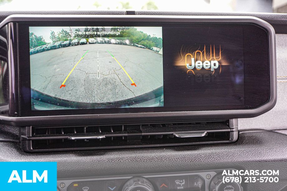Used 2025 White Jeep Sport S image 38