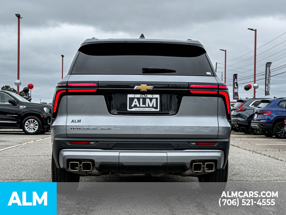 Used 2025 Gray Chevrolet LT image 5