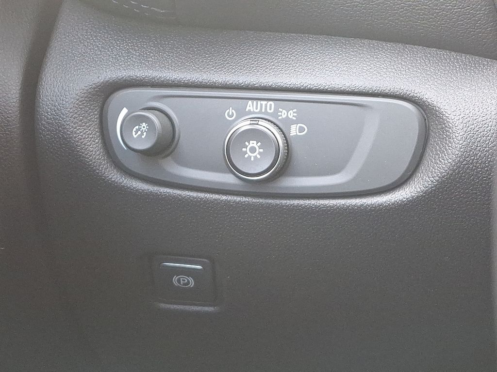 Thumbnail: 2019 Chevrolet Blazer - 23