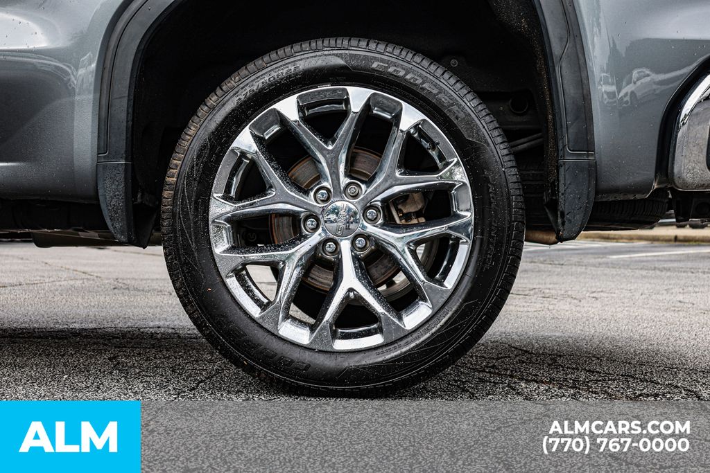 Used 2020 Gray GMC SLE image 17