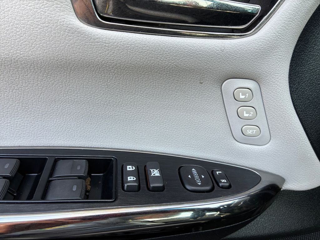 Used Car 2013 Toyota Avalon  For Sale Under $15,000 In Austin, Texas