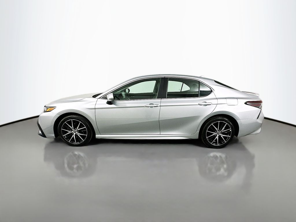 2023 Toyota Camry SE 8