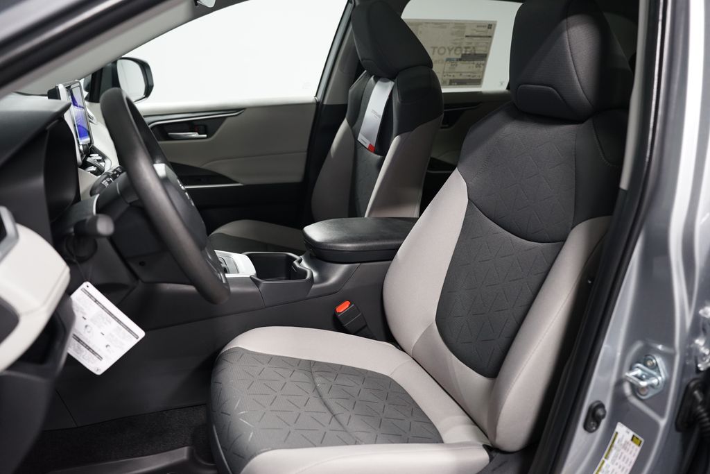 Thumbnail: 2025 Toyota RAV4 - 27