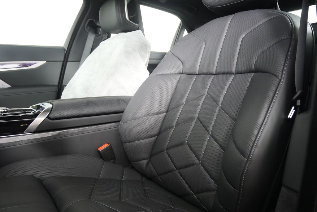 Thumbnail: 2026 BMW 7 Series - 11