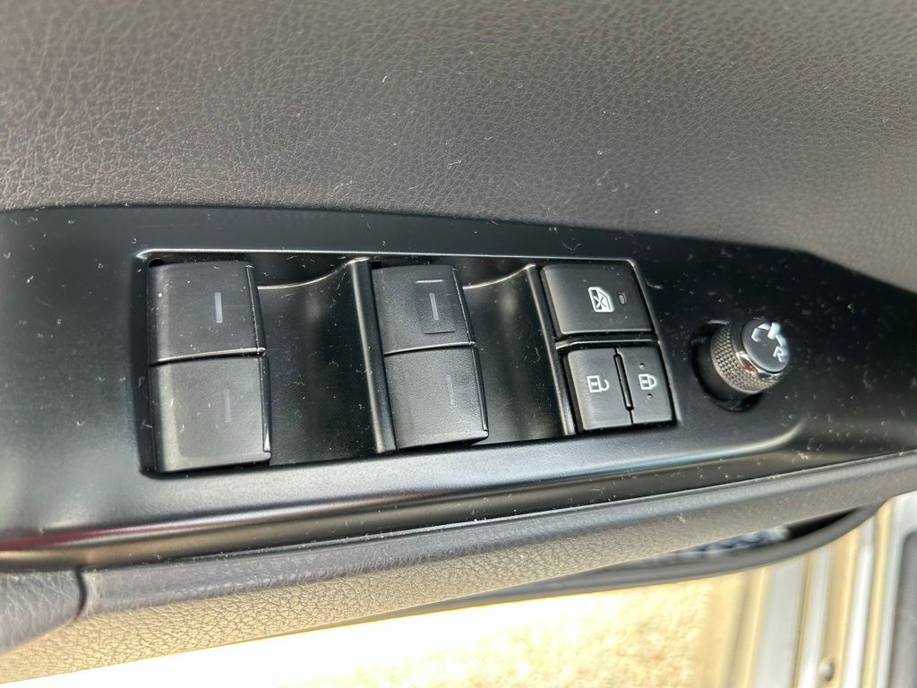 Thumbnail: 2025 Toyota Camry - 16