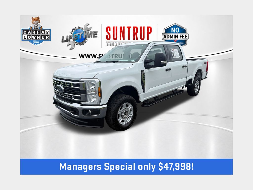 Oxford White 2025 Ford F-250 Super Duty Pickup Truck Four-Wheel Drive Automatic