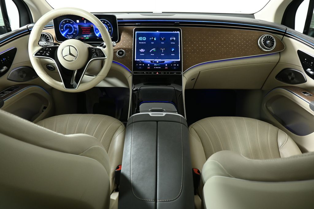 Thumbnail: 2023 Mercedes-Benz EQS - 4