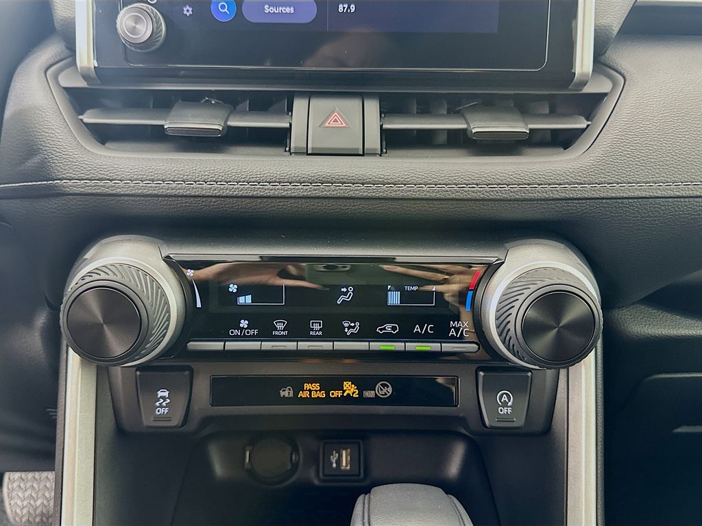 Thumbnail: 2025 Toyota RAV4 - 15