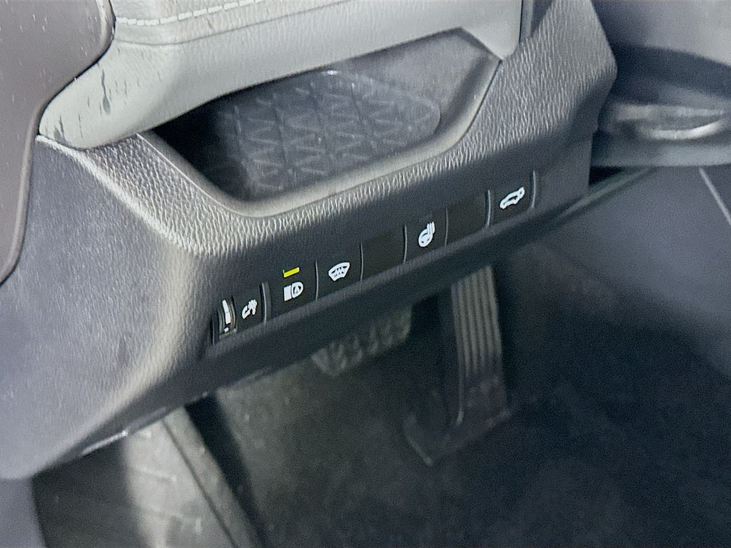 Thumbnail: 2024 Toyota RAV4 - 10