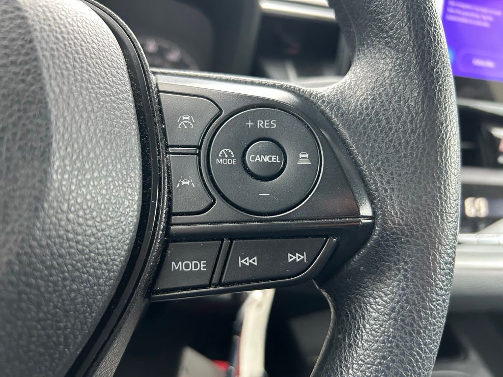 2023 Toyota Corolla LE 18
