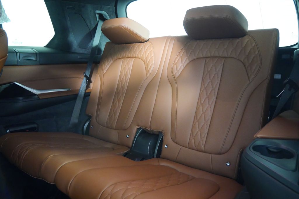 Thumbnail: 2026 BMW X7 - 19