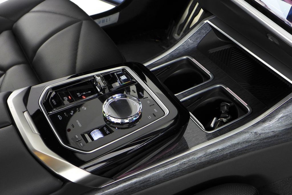 Thumbnail: 2023 BMW 7 Series - 15