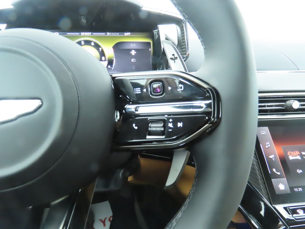 Thumbnail: 2025 Aston Martin Vantage - 13