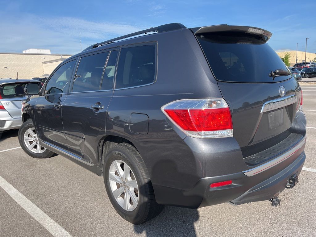 Thumbnail: 2012 Toyota Highlander - 4