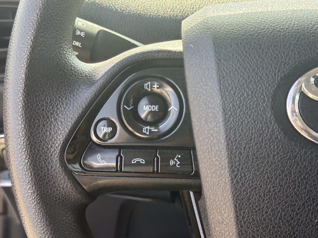 Used 2019 Toyota Prius L 5D Hatchback