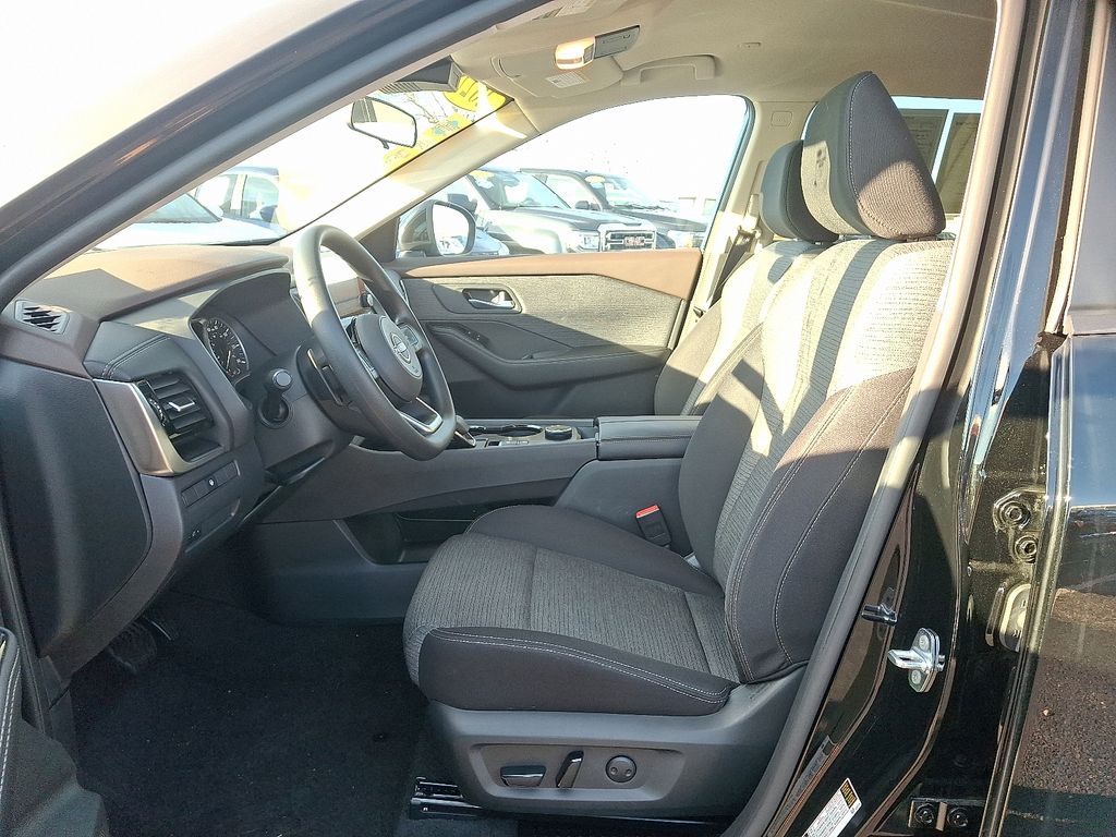 Thumbnail: 2022 Nissan Rogue - 14