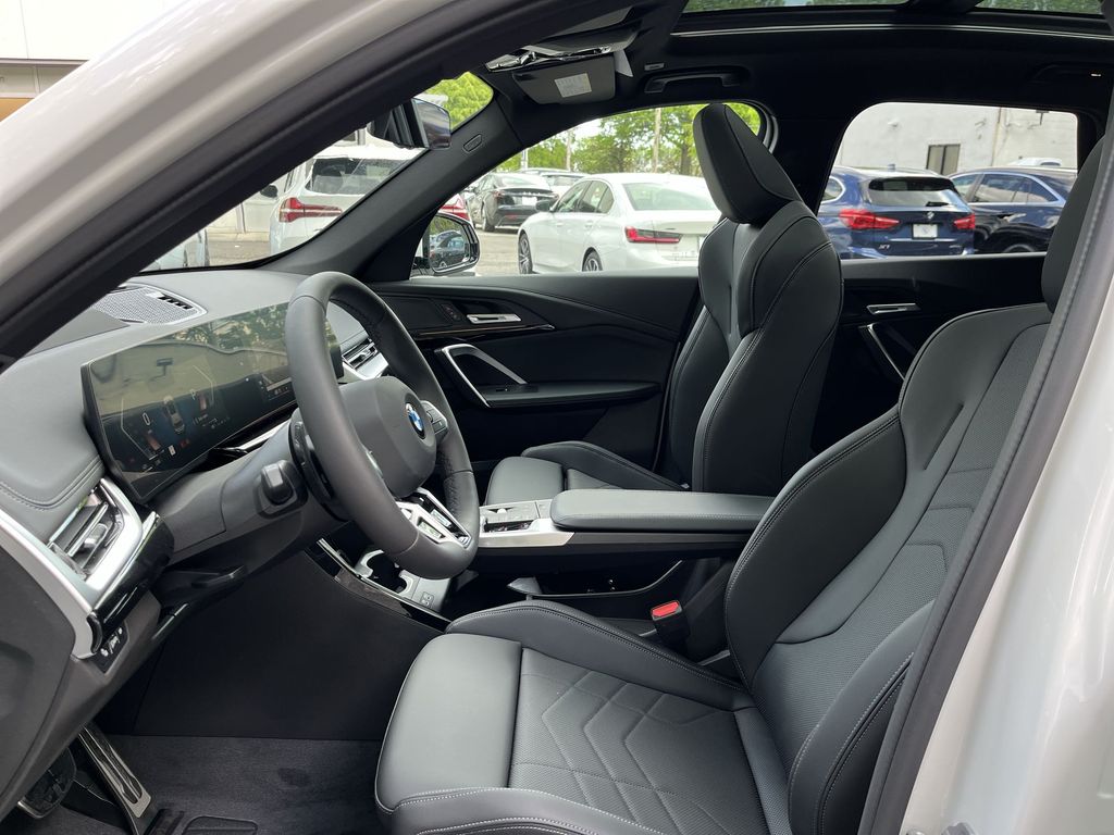 2025 BMW X1 xDrive28i 11