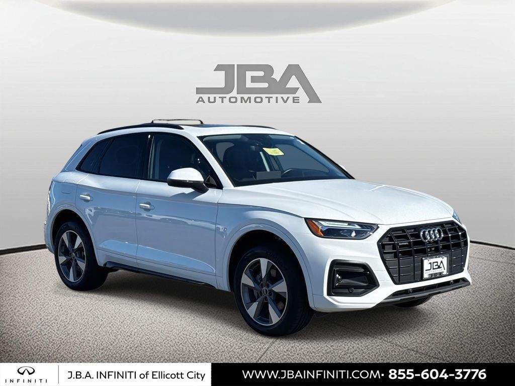 2025 Audi Q5 quattro Premium 40 TFSI
