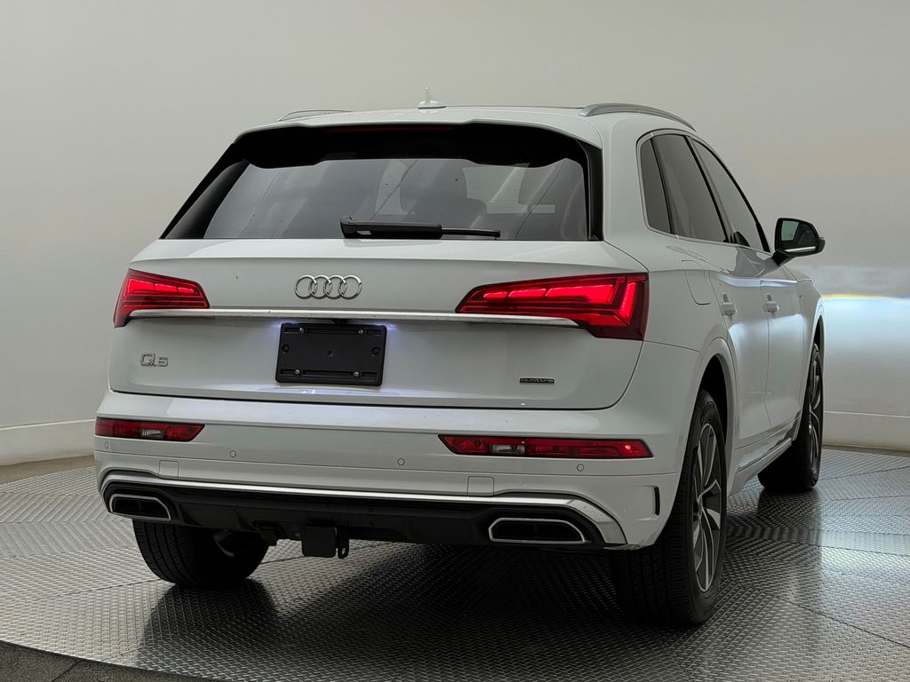 Thumbnail: 2024 Audi Q5 - 9