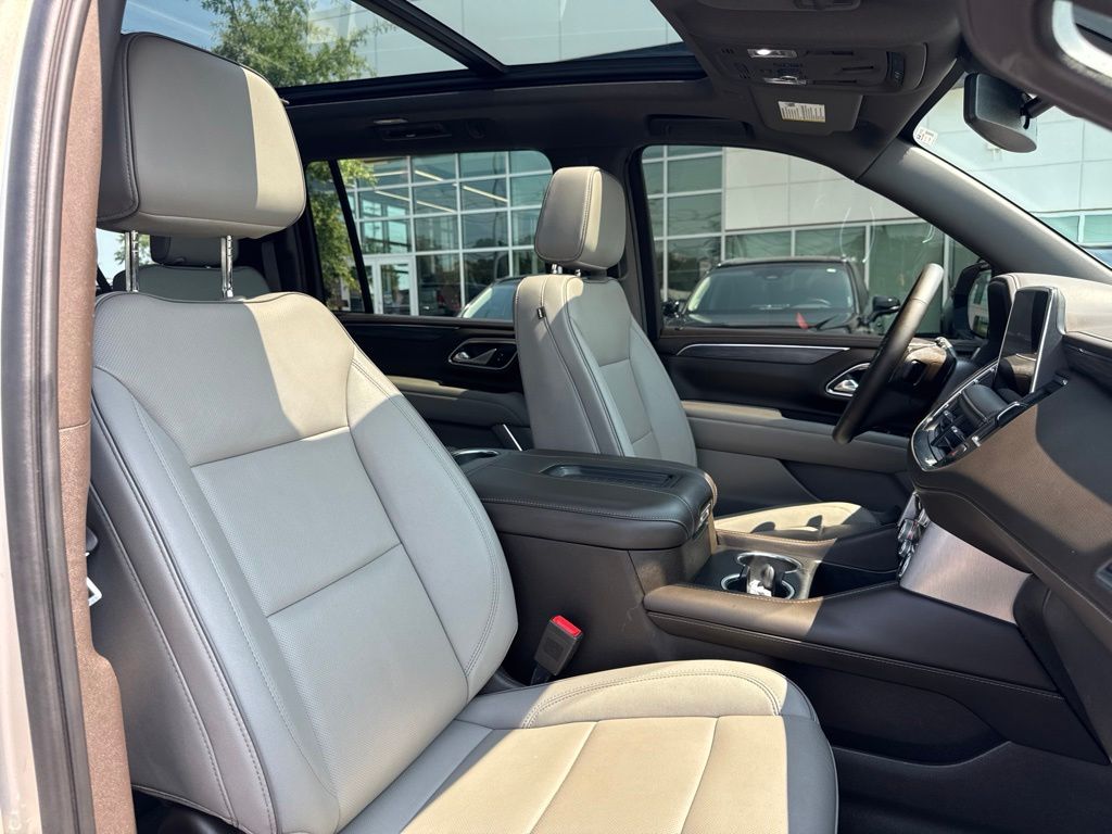 Used 2023 Beige GMC SLT image 17
