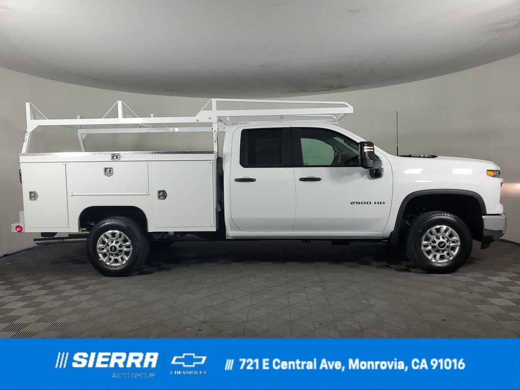 Summit White 2026 Chevrolet Silverado 2500HD Pickup Truck 4X2 Automatic