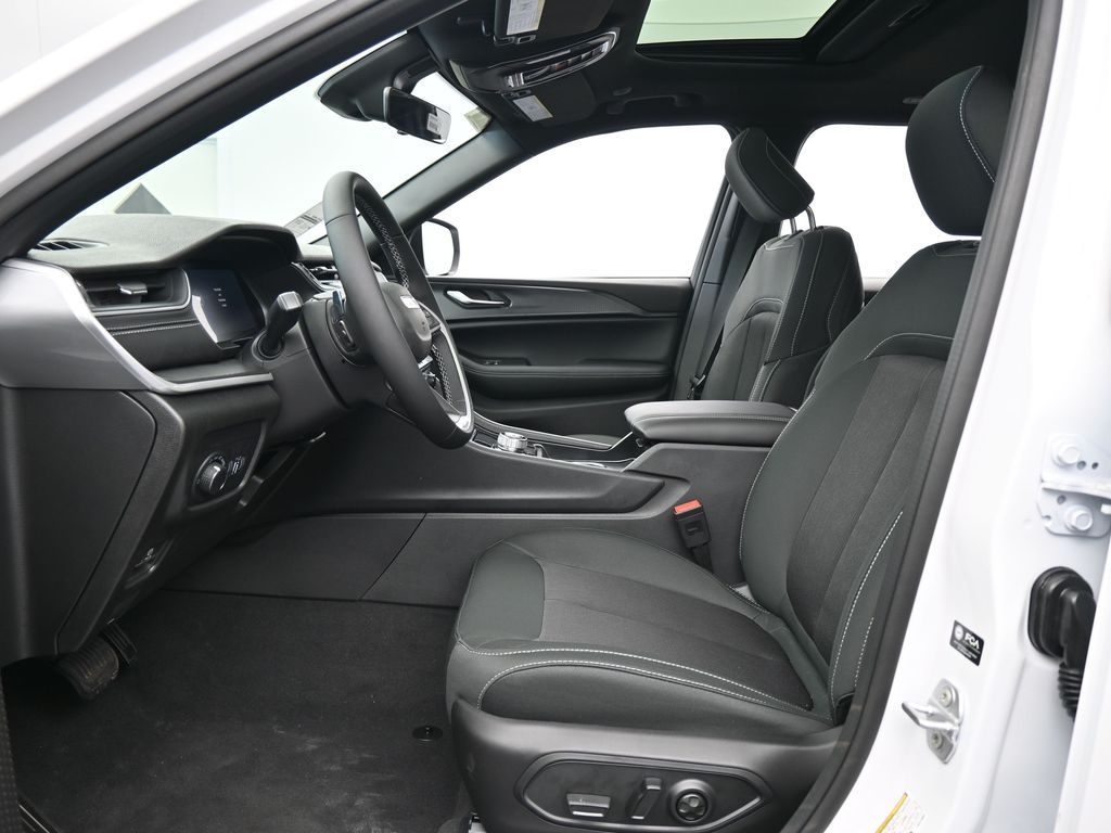 New 2026 Bright White Clearcoat Jeep Laredo X image 11