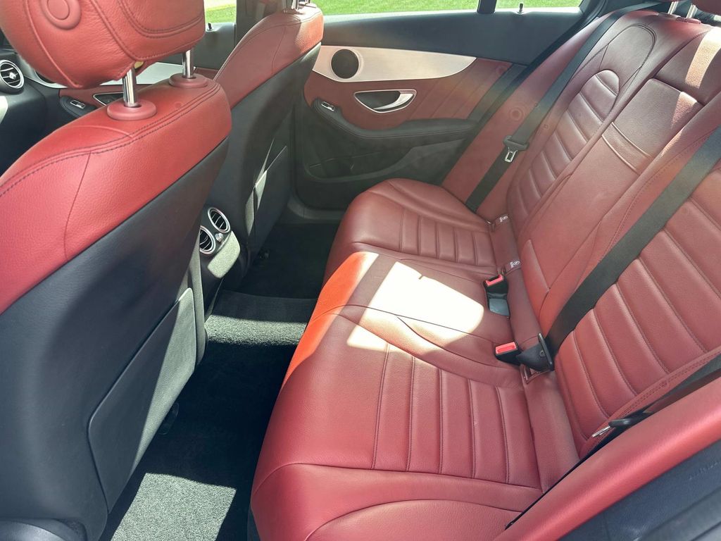 Thumbnail: 2020 Mercedes-Benz C-Class - 32