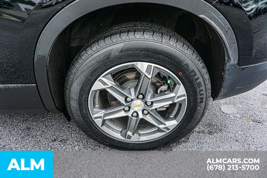 Used 2025 Black Chevrolet LT image 17