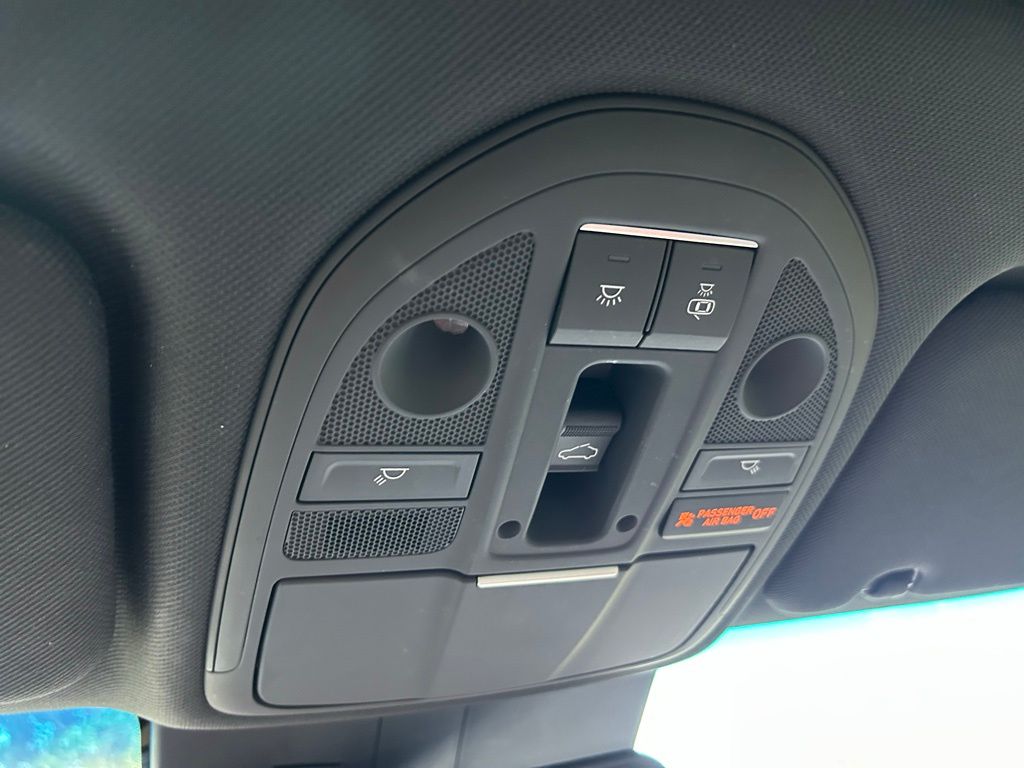 2022 Genesis G70 3.3T 29