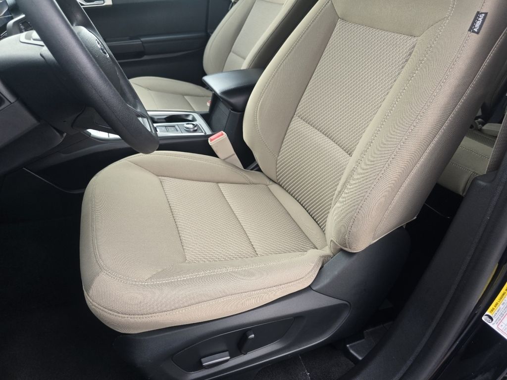 Used 2023 Black Ford  image 21