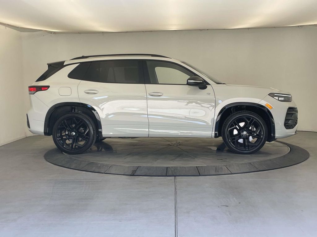 2026 Volkswagen Tiguan 2.0T SE R-Line Black - 7