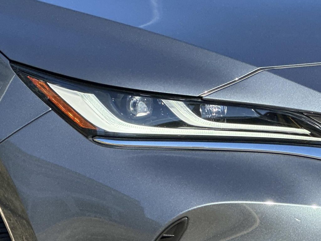 Thumbnail: 2023 Toyota Venza - 5