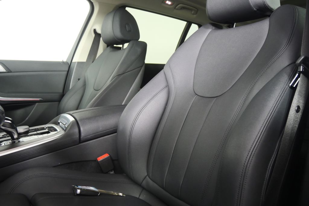 Thumbnail: 2021 BMW X7 - 11