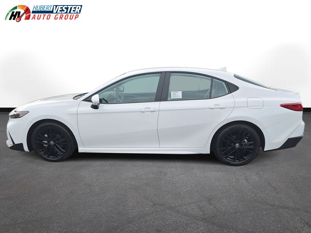 2026 Toyota Camry SE's photo