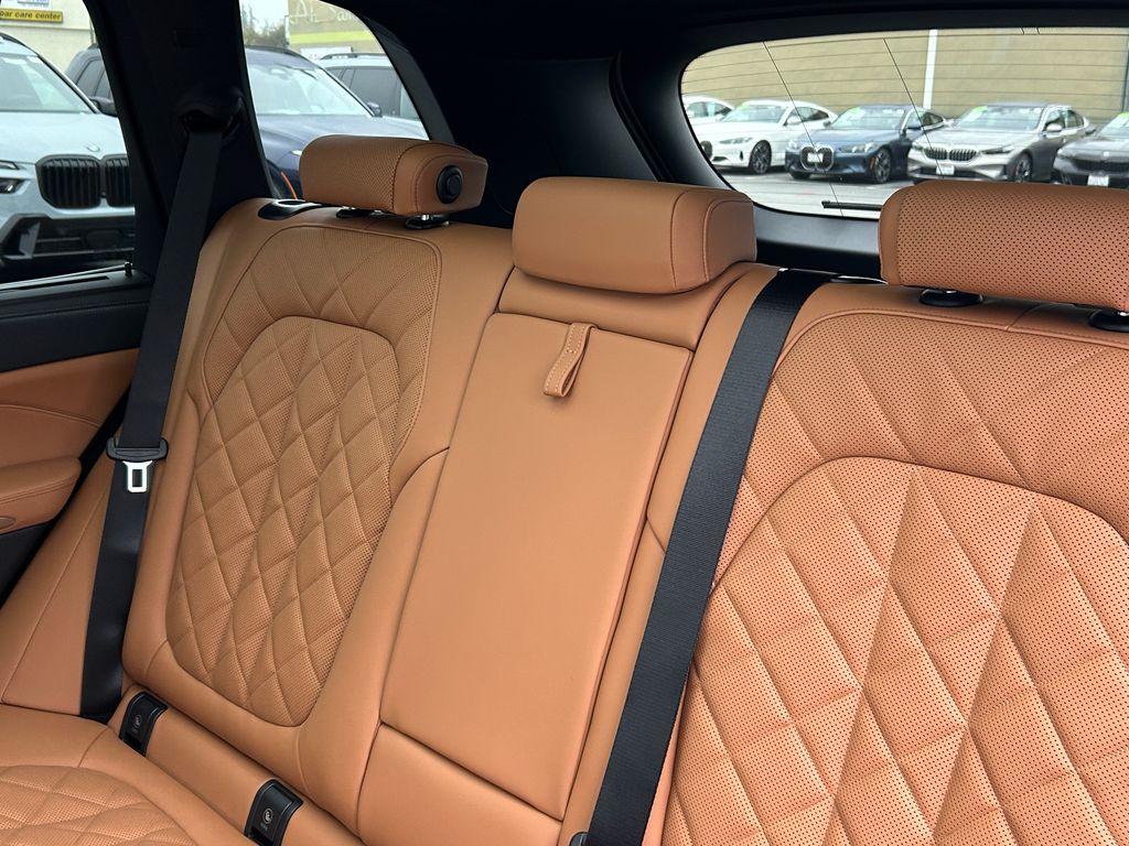 Thumbnail: 2026 BMW X5 - 32