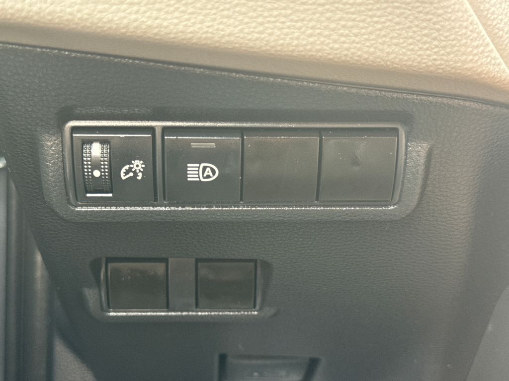 Used 2023 Silver Toyota L image 31