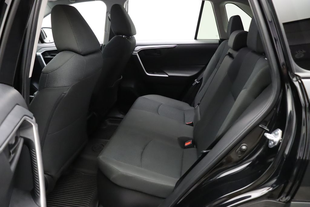 2024 Toyota RAV4 LE 19