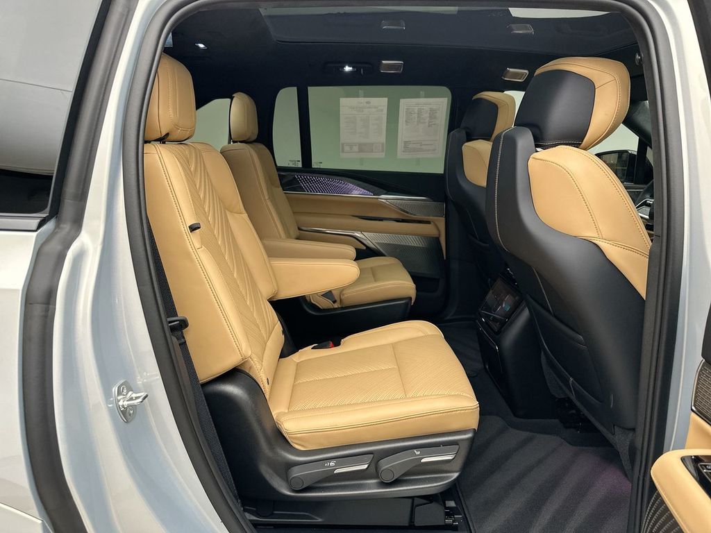 Thumbnail: 2025 Cadillac Escalade IQ - 19