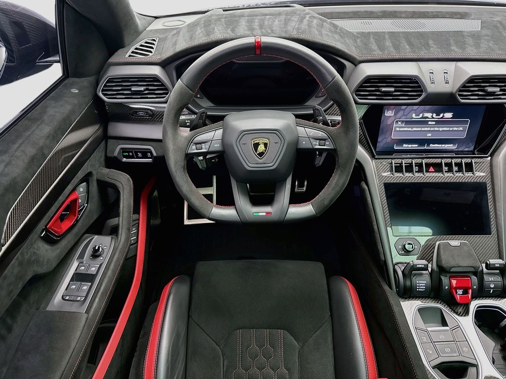 Thumbnail: 2023 Lamborghini Urus - 10